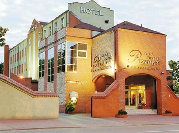 Hotel Piemont Pabianice Luaran gambar