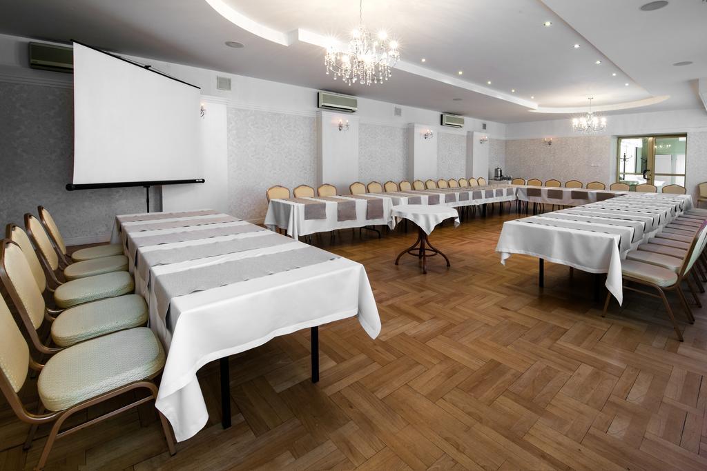 Hotel Piemont Pabianice Luaran gambar
