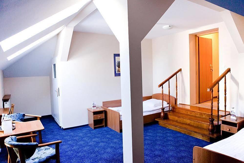 Hotel Piemont Pabianice Luaran gambar